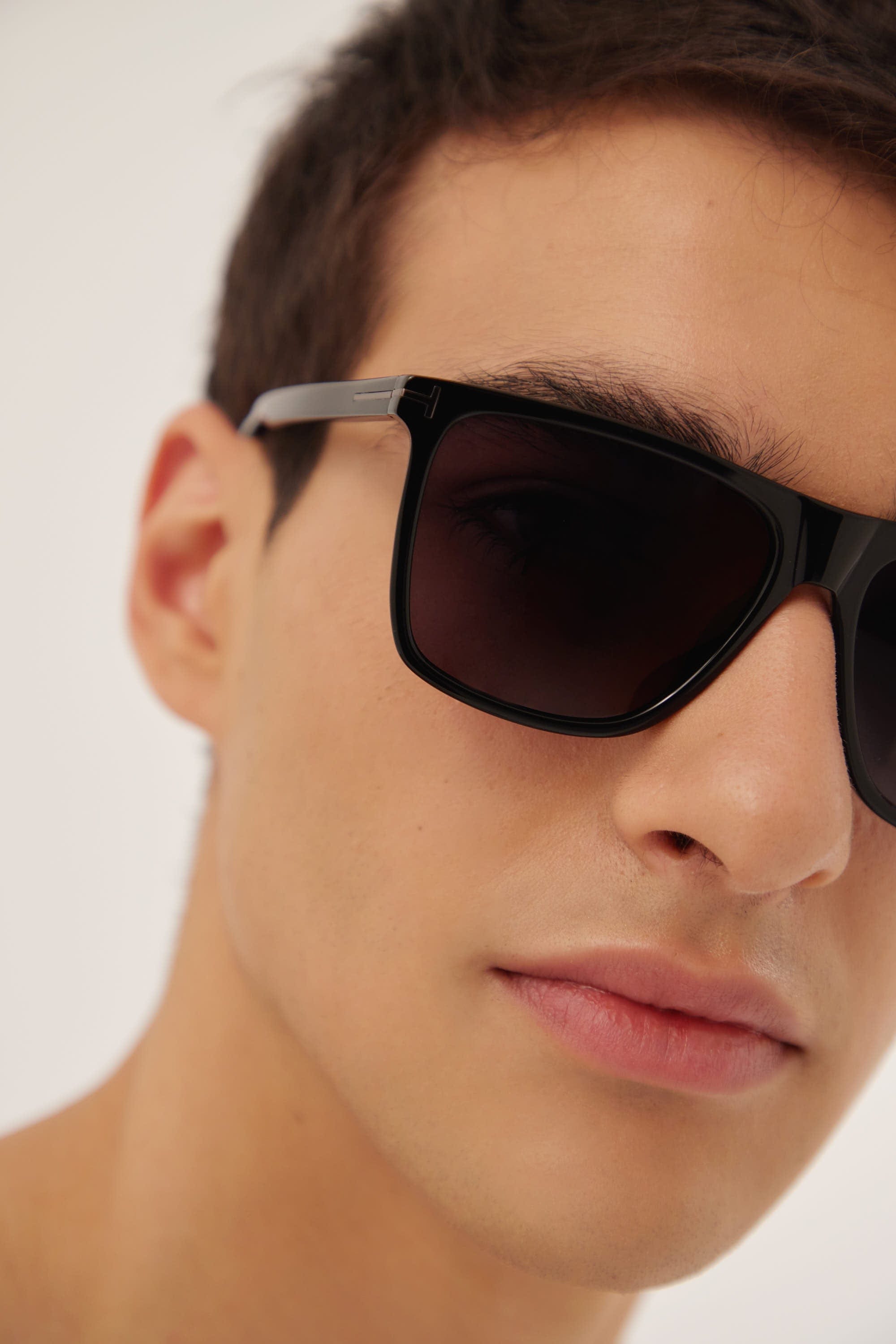 Tom Ford classic black sunglasses – Eyewear Club