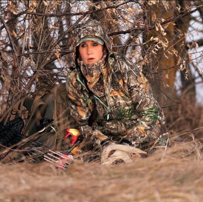 15 Fierce Female Hunters You NEED to Follow!