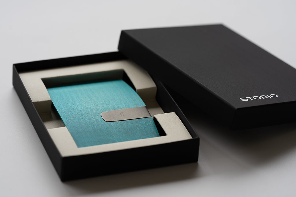 Storio's electronic money clip comes in a chic black box and is perfect as a gift.
