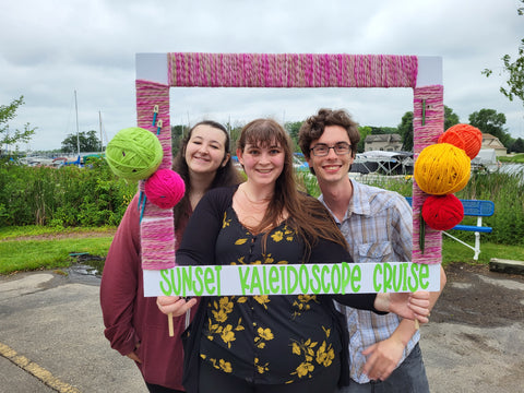 Marlee the dyer at KnittheHolidays with her sister and fiancé.