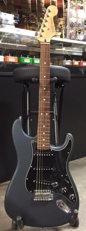 Fender Strat MIM - Satin Grey - Pre Owned