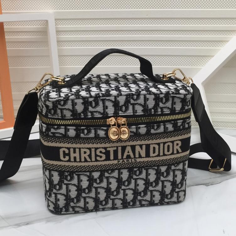 Dior CD fashion ladies one-shoulder messenger bag handbag cosmet