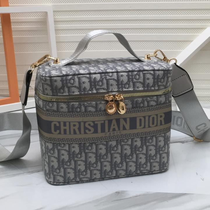Dior CD fashion ladies one-shoulder messenger bag handbag cosmet