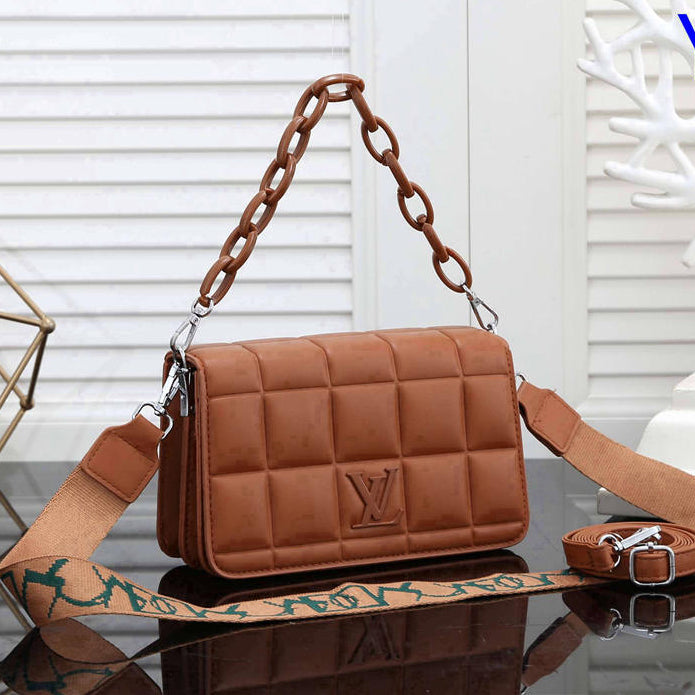 LV Louis Vuitton solid color chain flap crossbody bag shoulder bag shopping bag