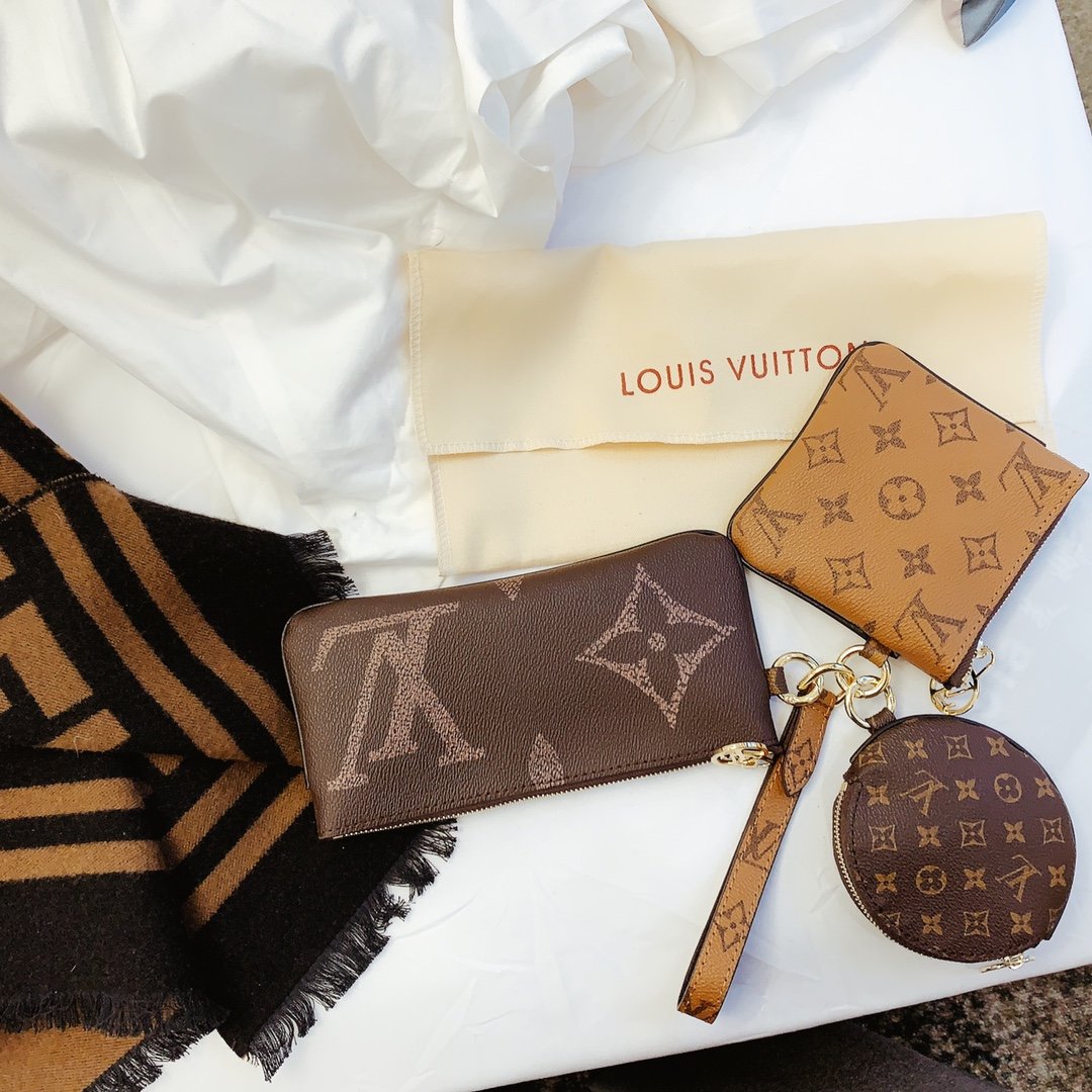 Louis Vuitton LV Hot Sale Women Clutch Bag Wristlet Key Pouch Ha