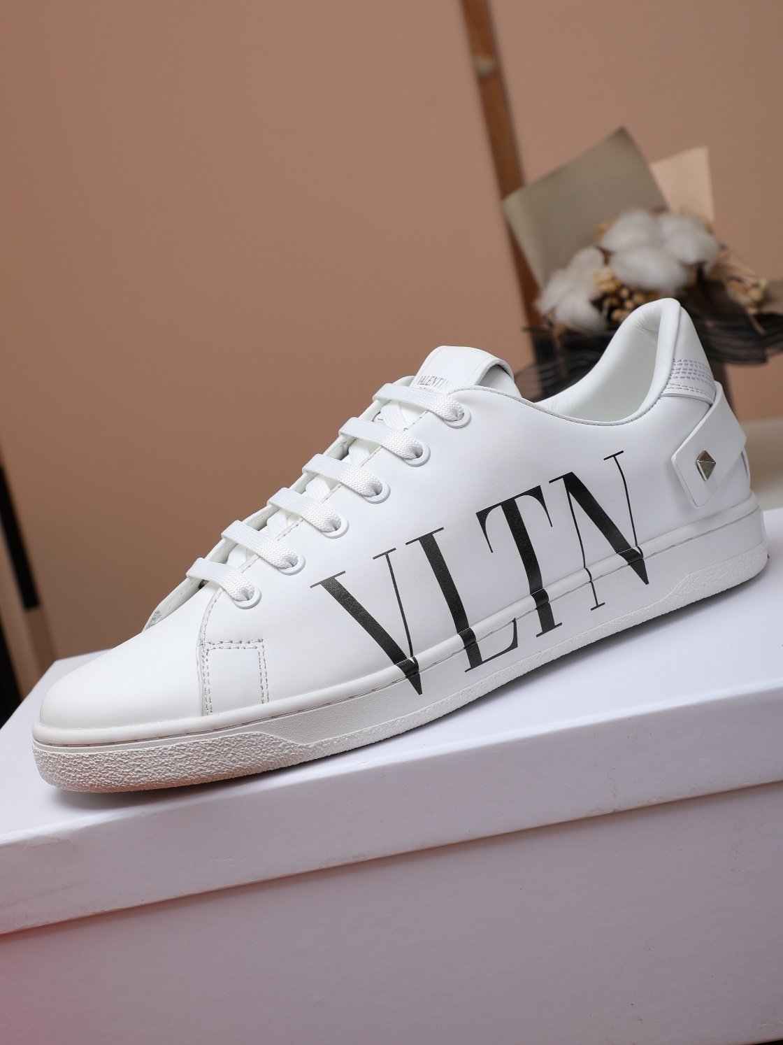 Valentino Woman's Men's 2020 New Fashion Casual Shoes Sn