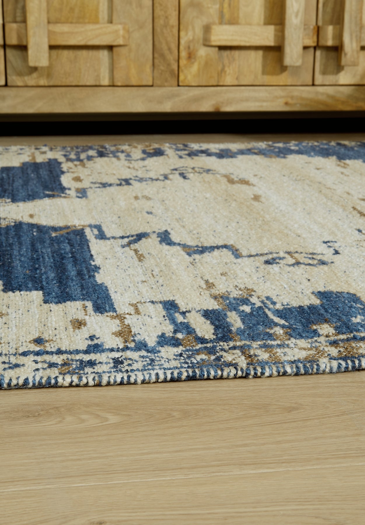 Medium - Sized Varnler Rug