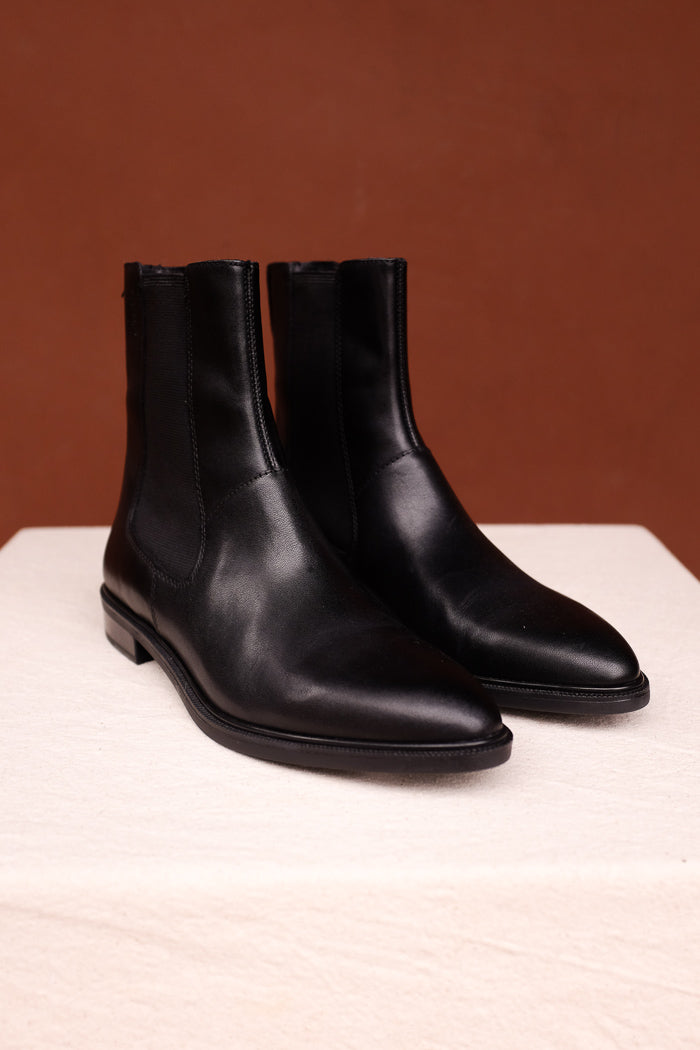 vagabond boots black