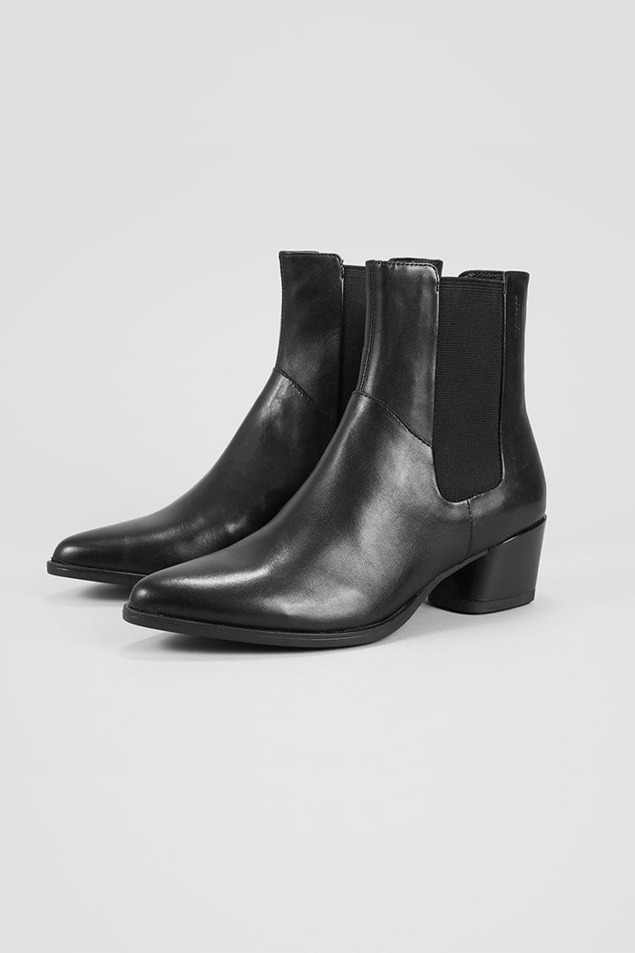 Vagabond Lara black leather, pointed toe, chelsea boots | Pipe and - PIPE AND ROW