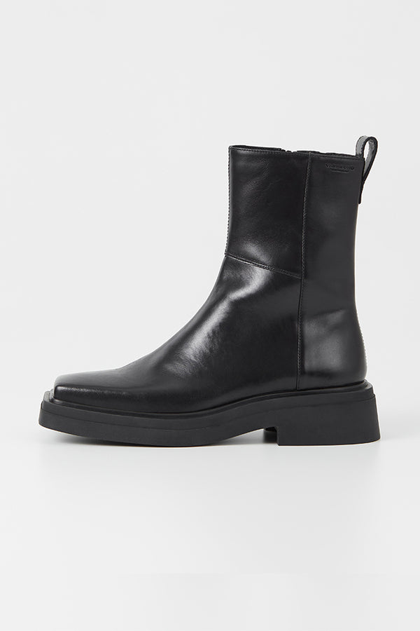 Vagabond minimalistic Eyra black leather square toed boots | pipe and ...