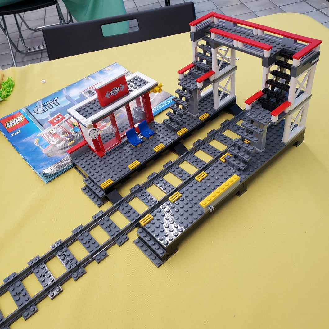 7937 Train Station (Previously Owned) (Retired)