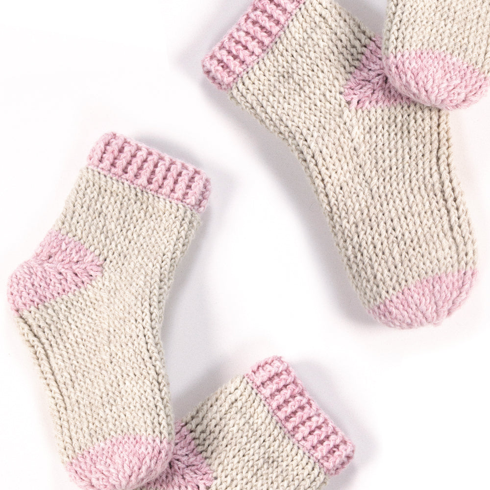 Comfy socks knitting pattern 590 Patons x15 – Prices $US, includes shipping  US, *Canada
