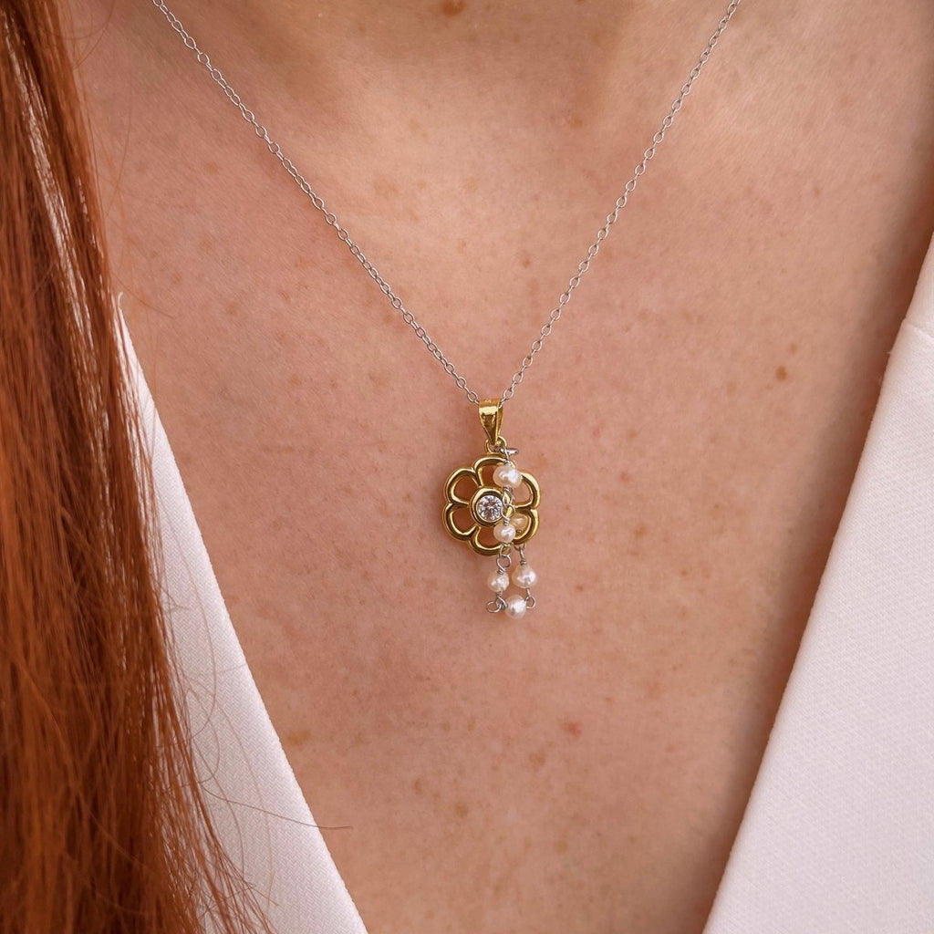 Buy Tiny Diamond Flower Necklace for Womenminimalist Necklacegold Floral  Necklacedaily Jewelrybridesmaid Gift for Herbirthday Gift Online in India -  Etsy