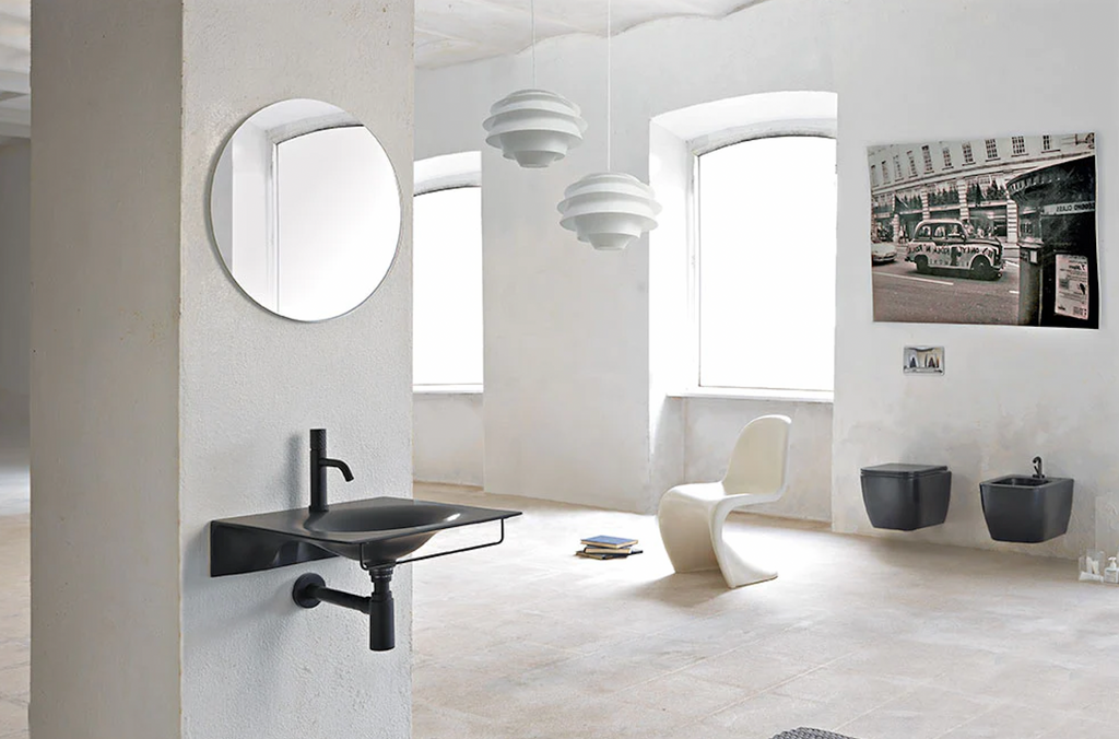 探索簡潔現代風格到豪華傳統風格的浴室設計，揭開隱藏的美麗秘密！