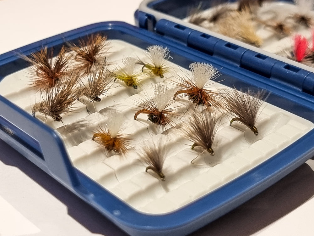 https://cdn.shopify.com/s/files/1/0532/4842/6142/products/Trout_selection_box_-_Opti_110_variable_Twinpeakesflyfishing_Dry_fly_box_1000x1000.jpg?v=1711052629