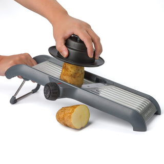 Gotze, Kitchen, Brand New Gotze Peeler Set