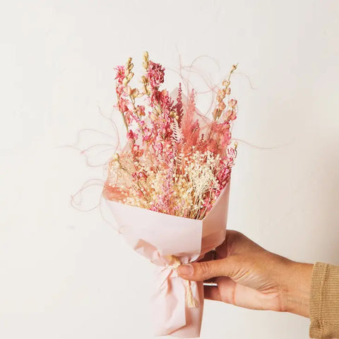Mini Dried Flower Bouquet - 6 Color Schemes Available (vase not