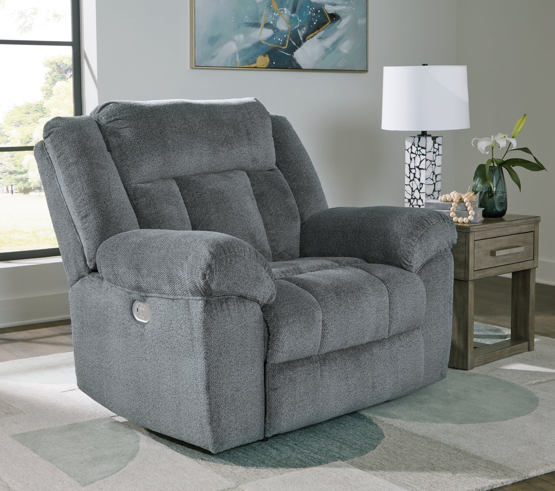PWR Recliner with Tip-Off Feature and ADJ Headrest