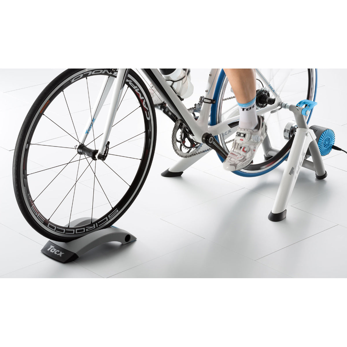 Tacx Flow Smart T2240 trainer All4cycling