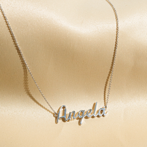 nameplate-necklace