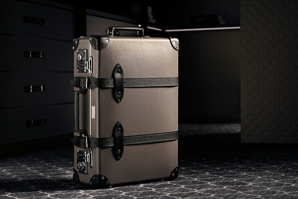 クローゼットが繋ぐ 旅と住まいの美しきゾーン 高級スーツケース グローブ トロッター