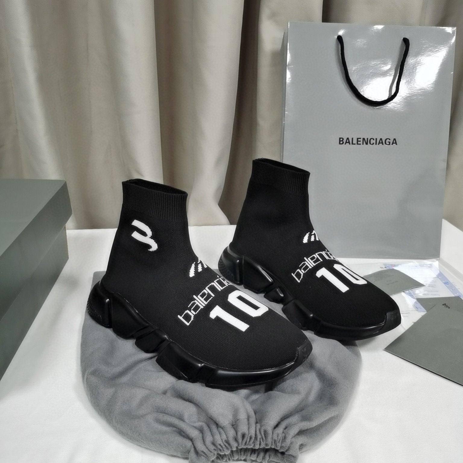 Balenciaga Men's And Women's BLACK Flyknit Speed Air Cus