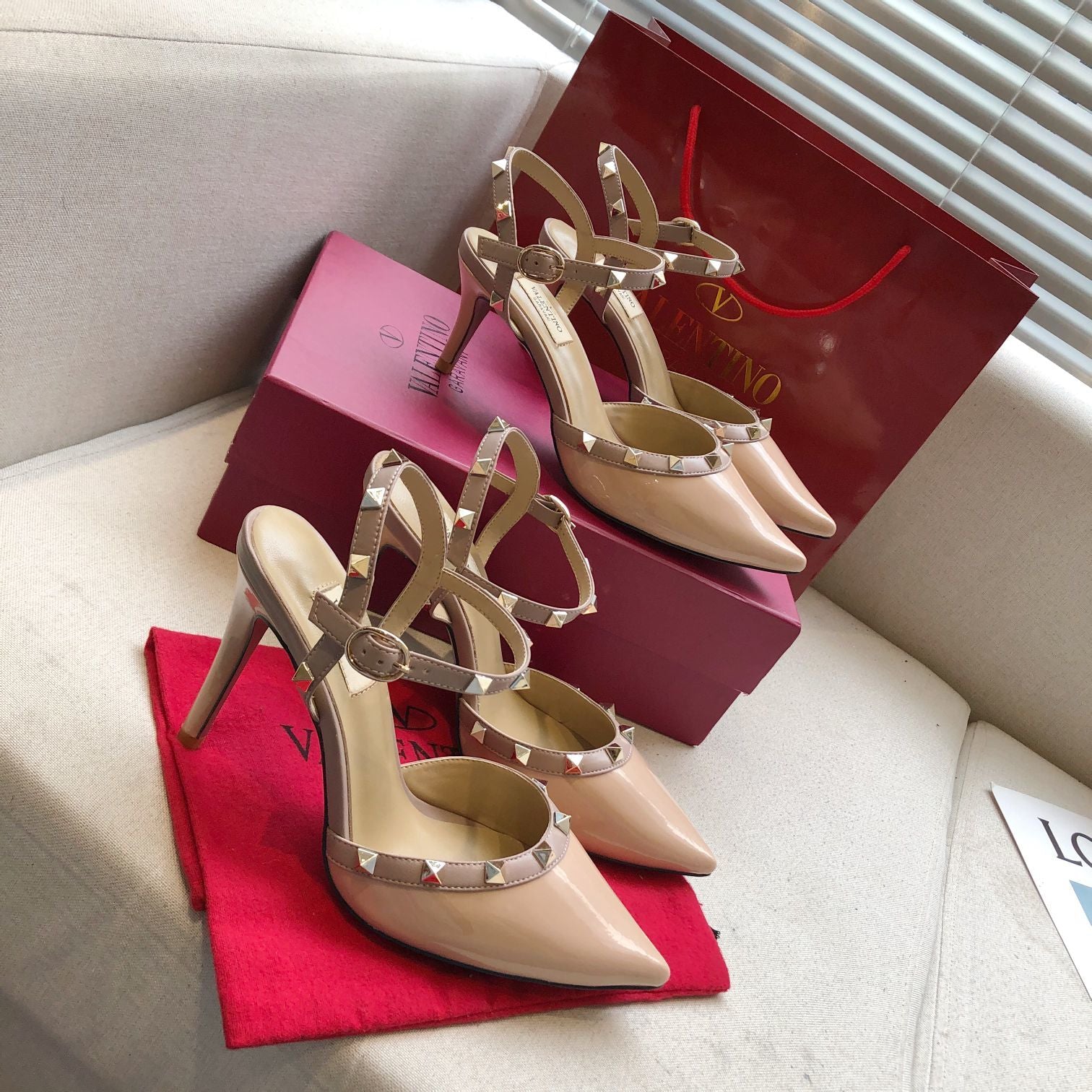 2022 New Valentino Ladies High Heel Casual Flat Sandal Slippers 