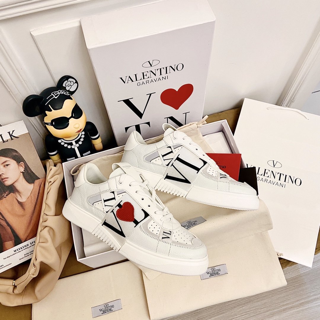 Valentino 2022 New Men and Women Leather Low Top Sneakers Sports Shoes