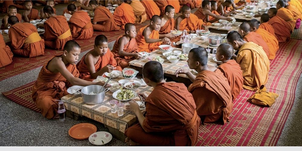 groupe de moine bouddhiste