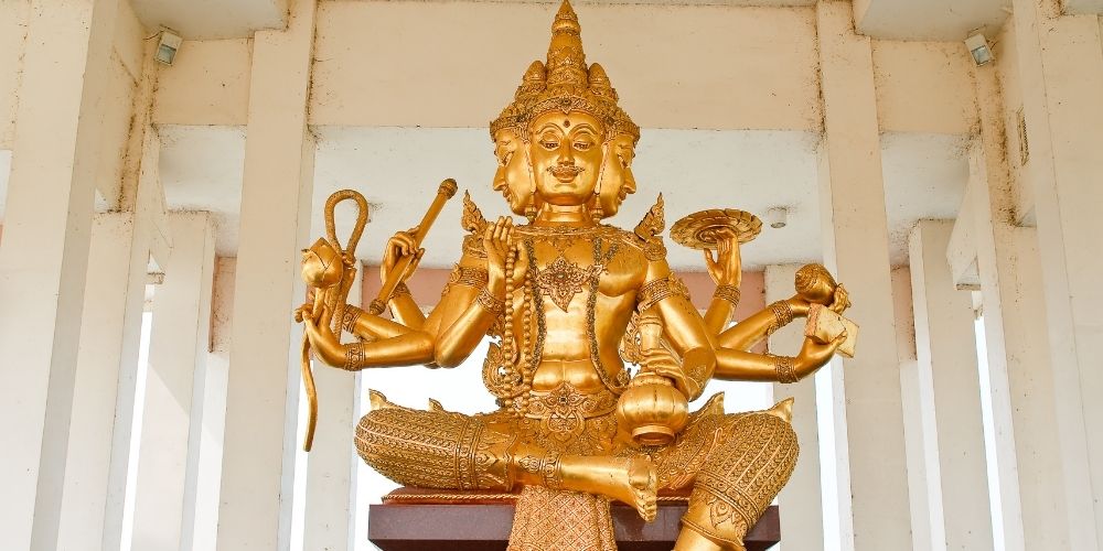 statue brahma dorée