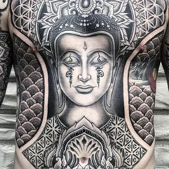 tatouage bouddhiste corps complet bouddha