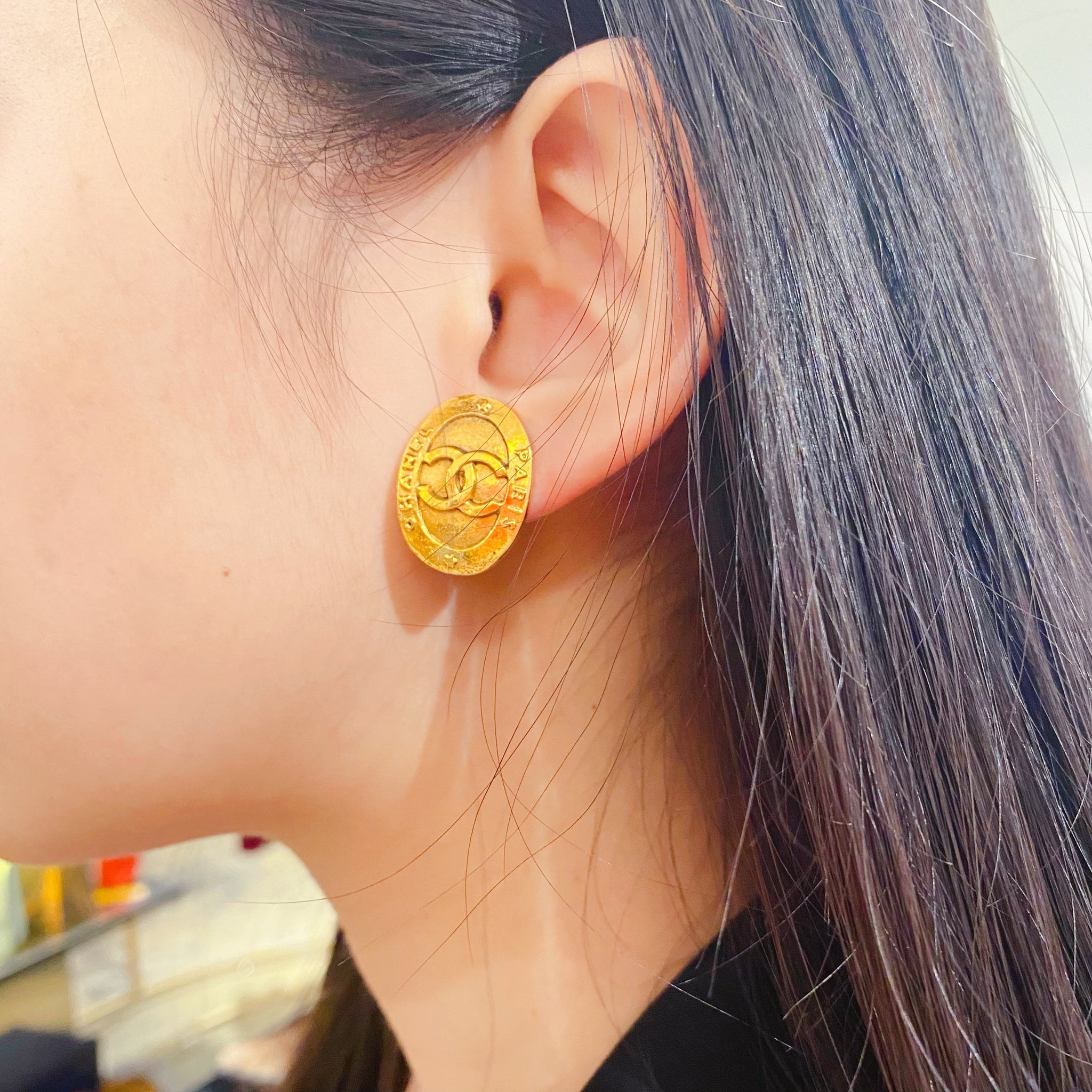 Chanel vintage gold ear clips – Sheer Room
