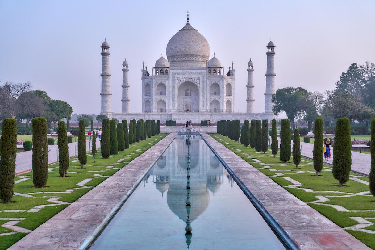 asymmetrical-design-taj-mahal