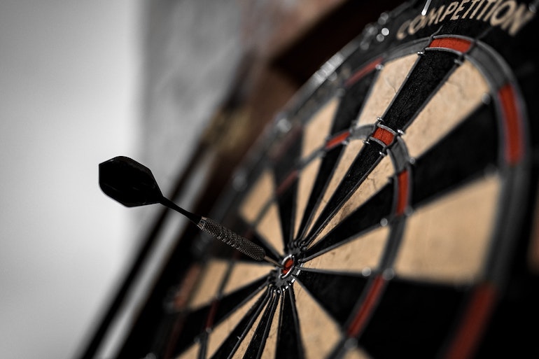 Reply to reviews: A bullseye on a dartboard.