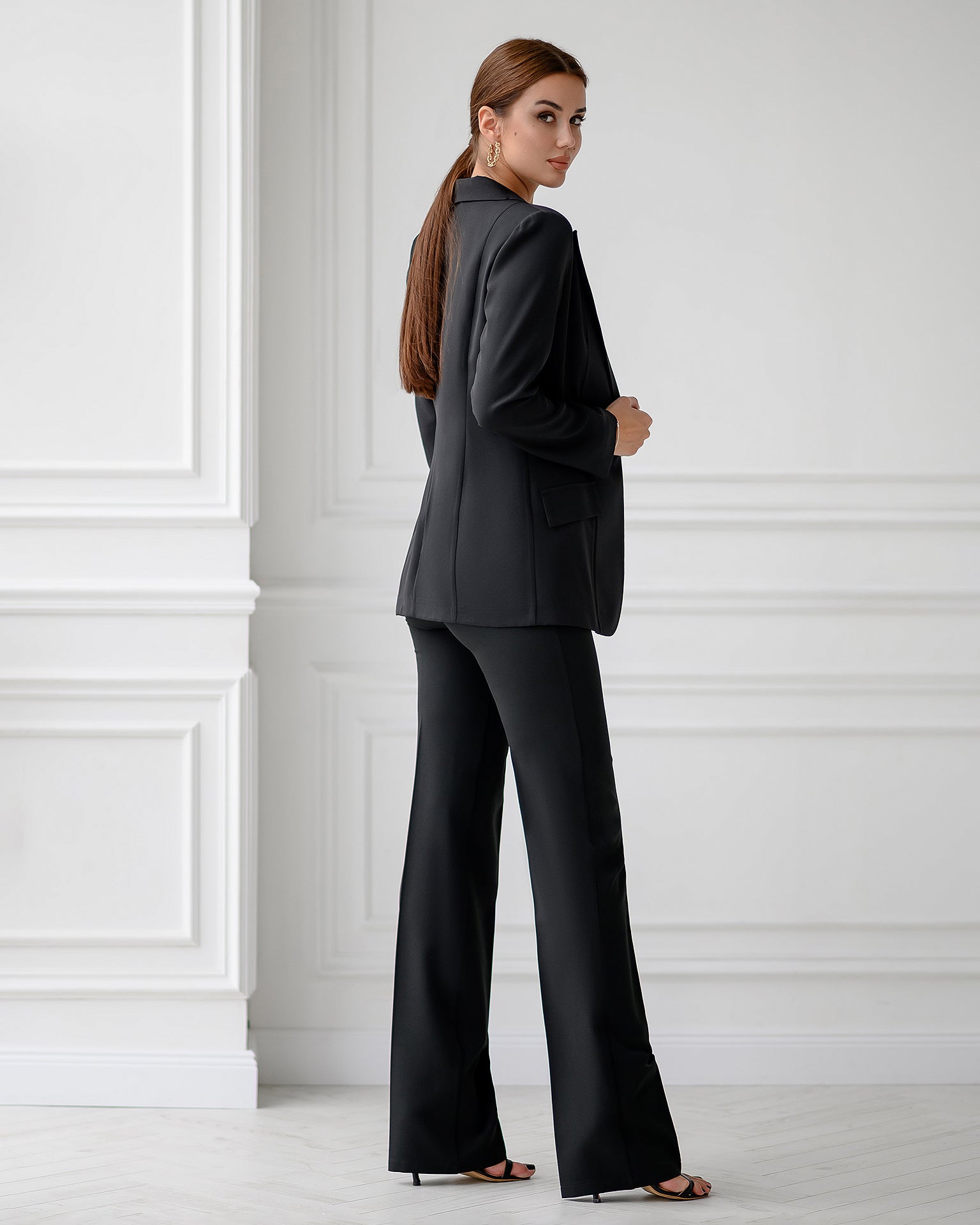 Black Regular-Fit 3-Piece Suit – ELAGIA