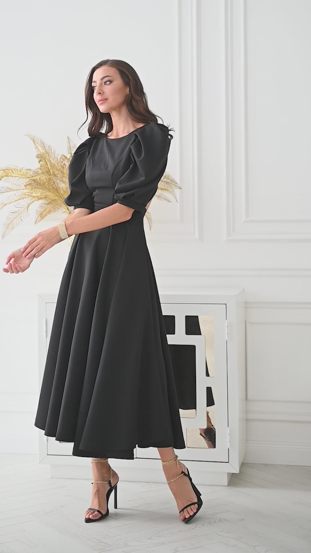 Black Backless Puff-Sleeve Midi Dress - Magnificent style – ELAGIA