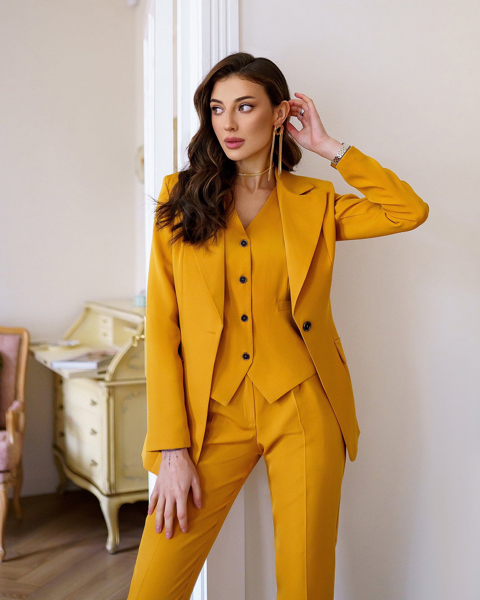 Mustard Office Slim-Fit 3-Piece Suit – ELAGIA