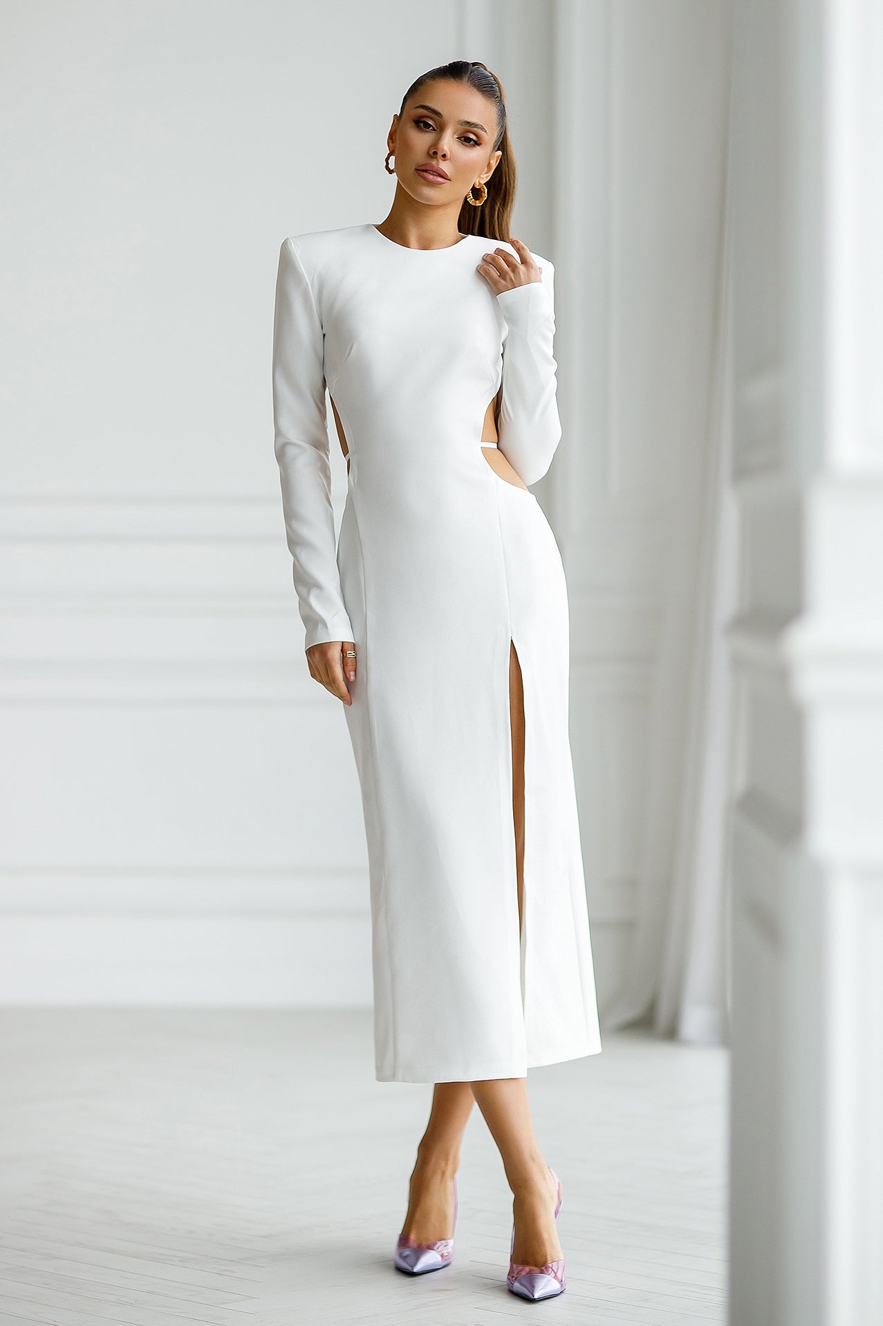 Ivory Backless Long Sleeve Midi Dress – ELAGIA