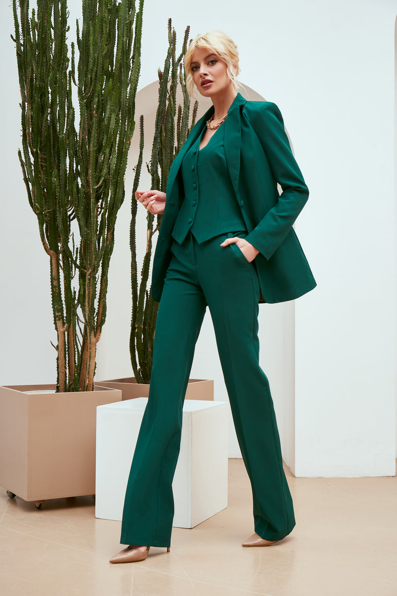 Emerald Regular-Fit 3-Piece Suit – ELAGIA