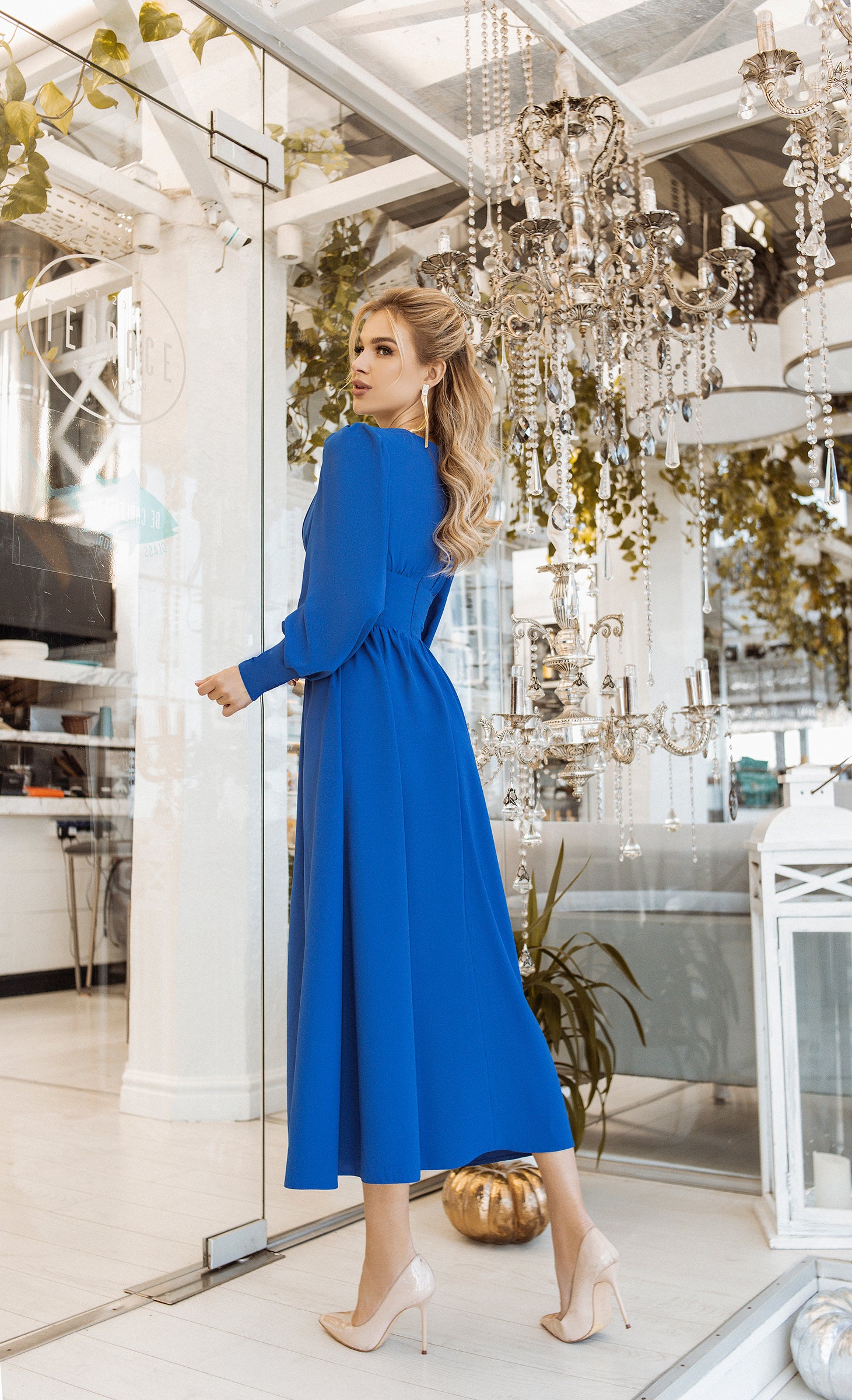 Blue V-neck Buttoned Puff-Sleeve Midi Dress