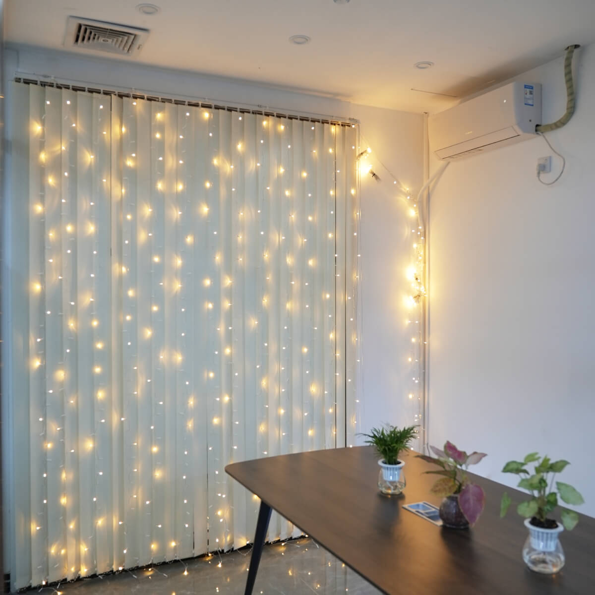How to Easily Hang Curtain Twinkle Lights – Ollny