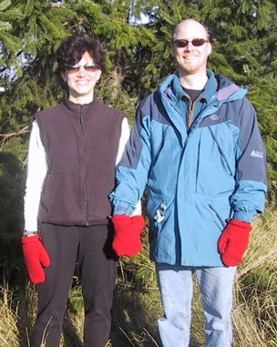 Smittens: Hold hands inside a single mitten!