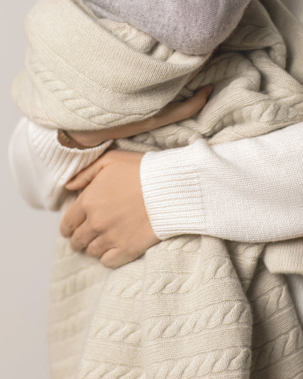 CABLE KNIT CASHMERE BABY BLANKET NATURAL BEIGE