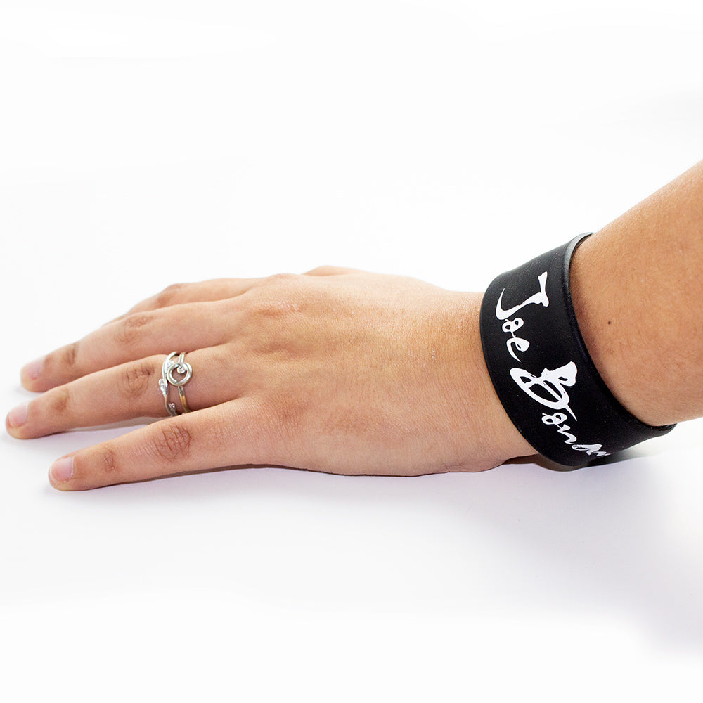 Slap Band 2 Pack - Sloe Gin - Black Band White Letters – Joe Bonamassa  Official Store