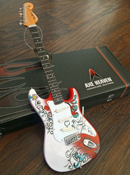 Jimi_Hendrix_Mini_Fender_Strat_Monterey_Guitar_Replica_box_1_grande