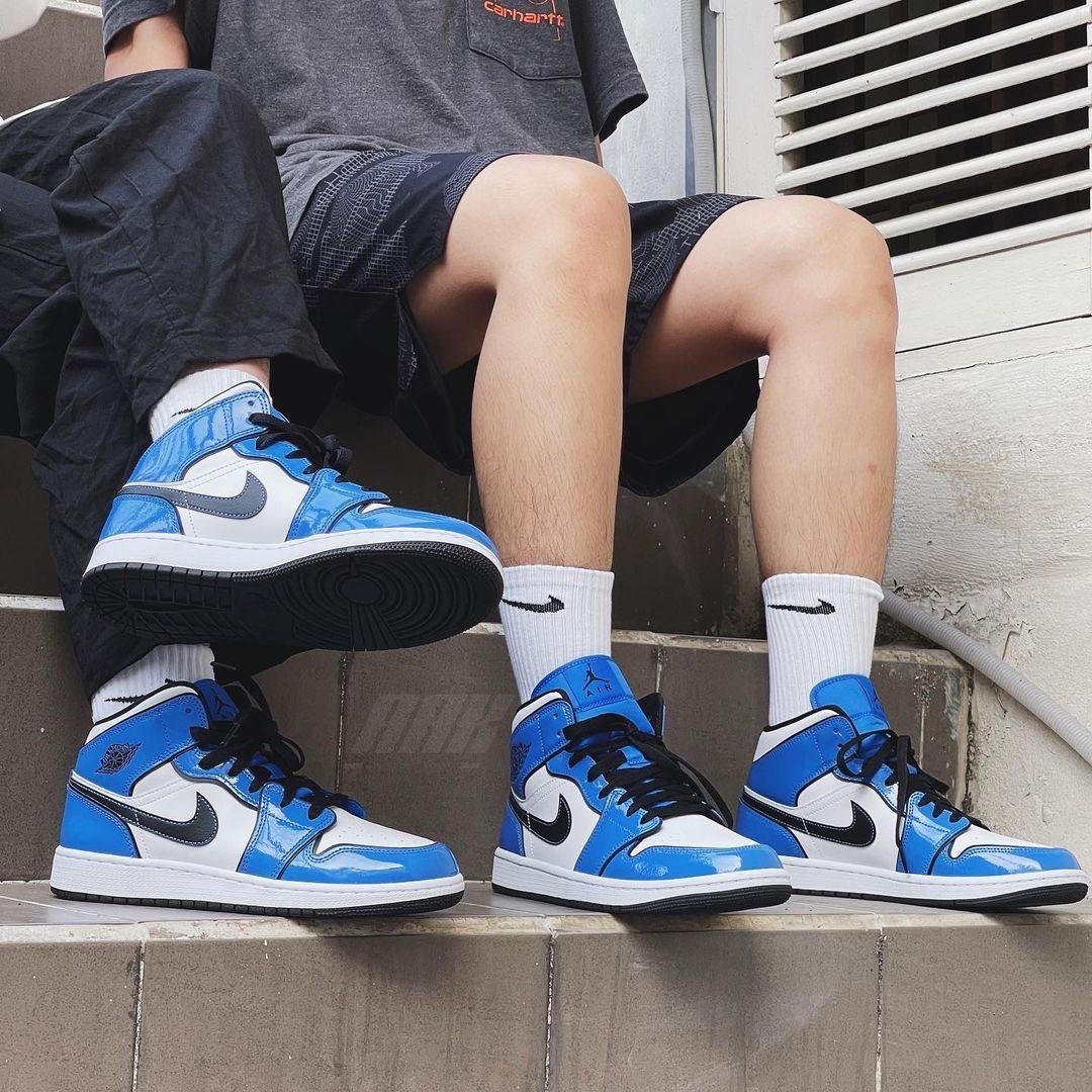 signal blue jordan 1