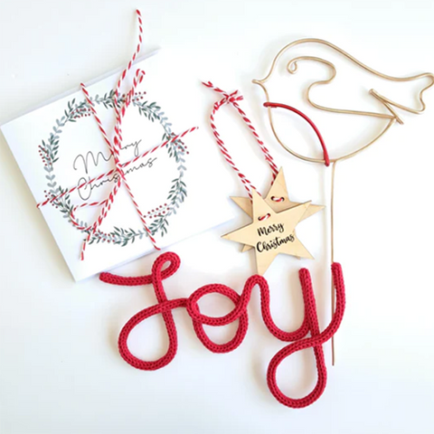 Jenny Rew Designs monthly subscription box - robin decoration, wire joy sign, cards and tags.