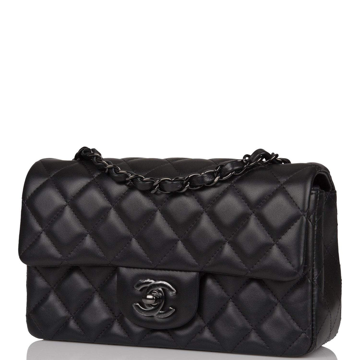 chanel black flap bag with black hardware