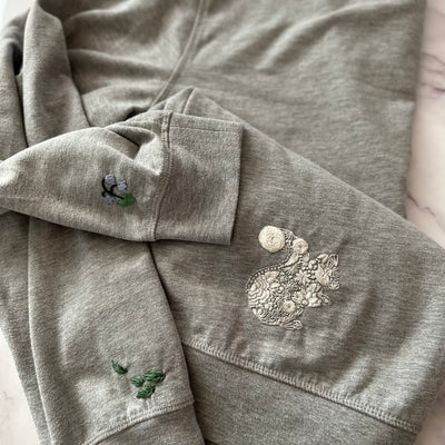Image of Embroidered Squirrel Crew-Neck Sweatshirt - L