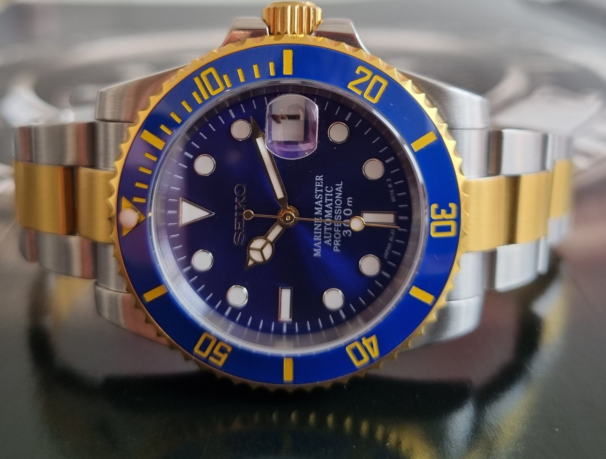 Bluesy two tone submariner – Lovetomodwatches